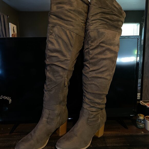 Knee High Zip Tan Suede Boots Size 10.5 - Picture 2 of 4